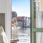 Διαμέρισμα Seaside Apt. Catch Crabs From Your Bedroom Window! Μπέργκεν