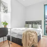Seaside Apt. Catch Crabs From Your Bedroom Window! * Μπέργκεν