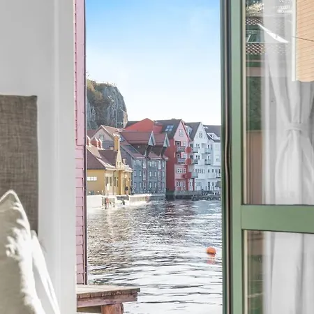 Διαμέρισμα Seaside Apt. Catch Crabs From Your Bedroom Window! Μπέργκεν
