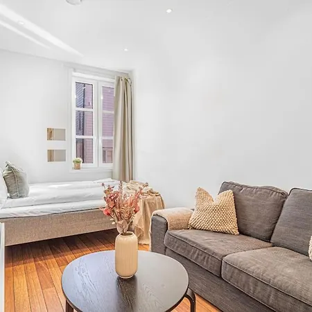 Seaside Apt. Catch Crabs From Your Bedroom Window! *