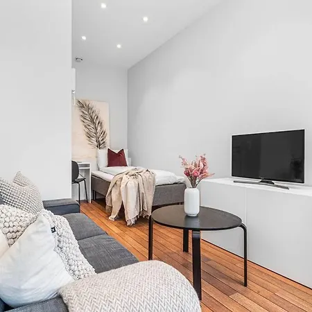 Daire Seaside Apt. Catch Crabs From Your Bedroom Window!