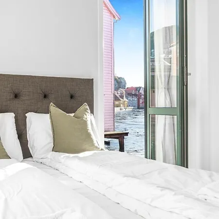 Seaside Apt. Catch Crabs From Your Bedroom Window! *