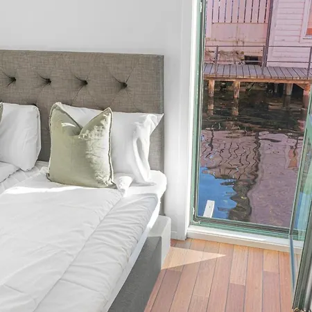 Seaside Apt. Catch Crabs From Your Bedroom Window! Bergen