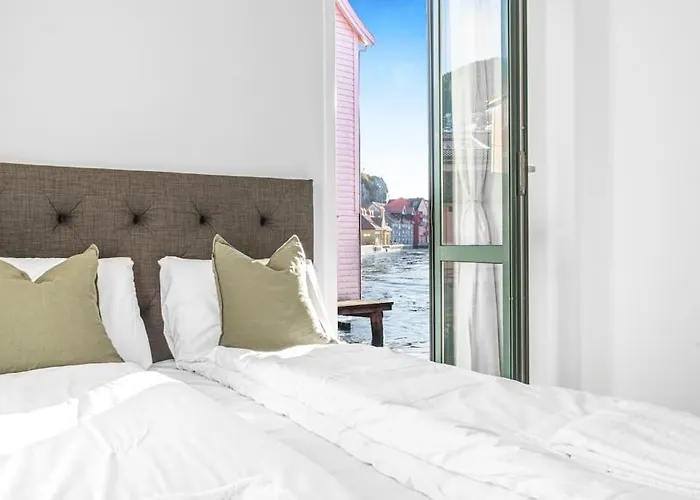Seaside Apt. Catch Crabs From Your Bedroom Window! Bergen