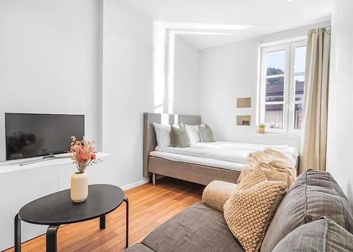 Seaside Apt. Catch Crabs From Your Bedroom Window! Apartment *